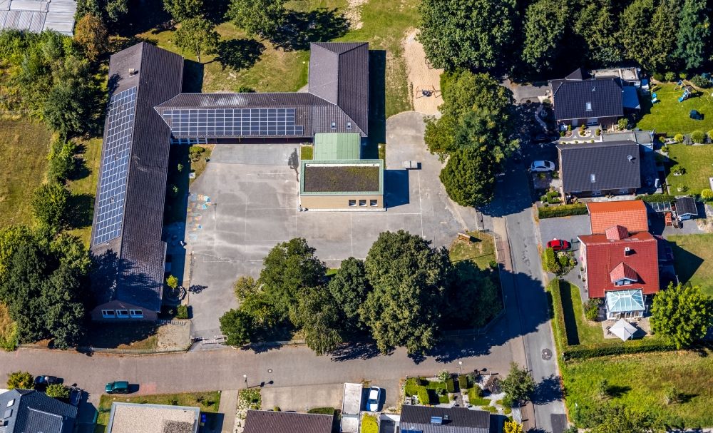 Luftaufnahme Bottrop - Schulgebäude der Marienschule am Hövekesweg im Ortsteil Feldhausen in Bottrop im Bundesland Nordrhein-Westfalen, Deutschland
