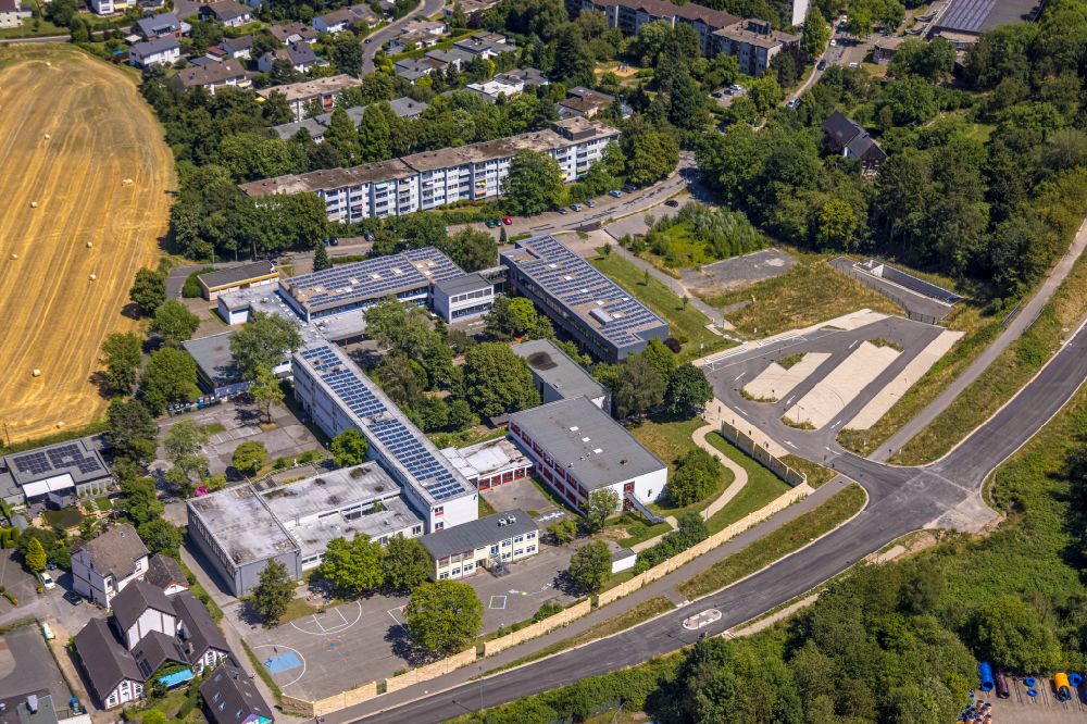 Luftaufnahme Sprockhövel - Schulgebäude der Mathilde-Anneke-Schule und Gemeinschaftsgrundschule Börgersbruch in Sprockhövel im Bundesland Nordrhein-Westfalen, Deutschland