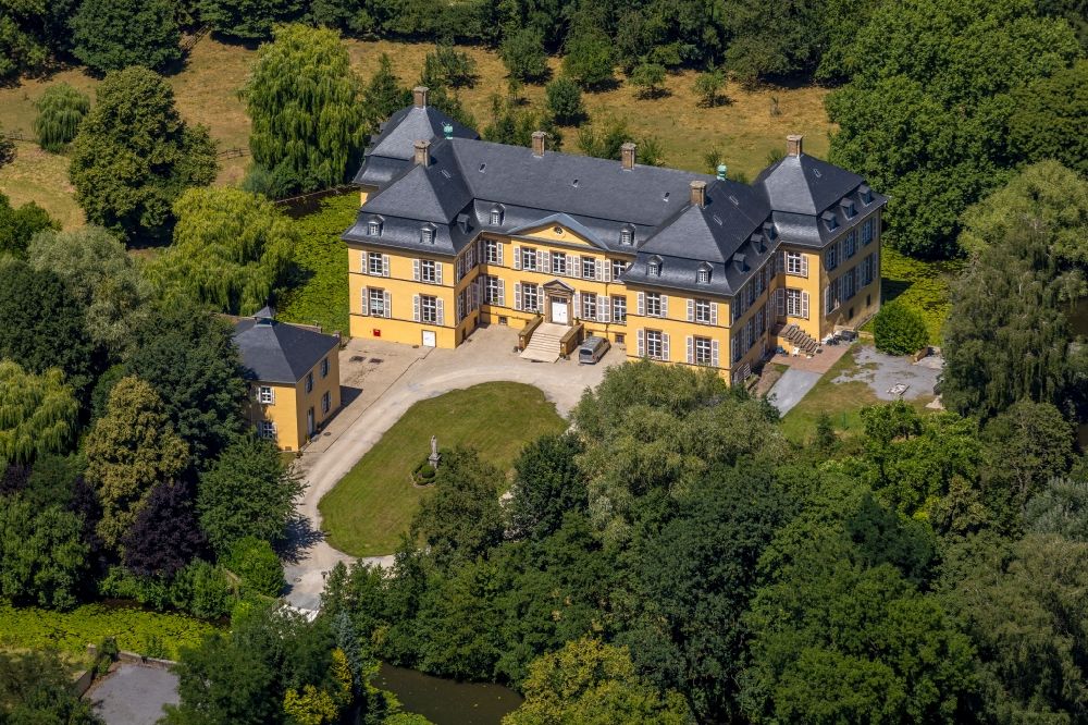 Luftbild Wadersloh - Schulgebäude der Privatschule Schloss Crassenstein in Wadersloh im Bundesland Nordrhein-Westfalen, Deutschland