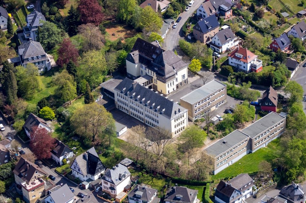 Siegen von oben - Schulgebäude der Realschule Am Häusling in Siegen im Bundesland Nordrhein-Westfalen, Deutschland