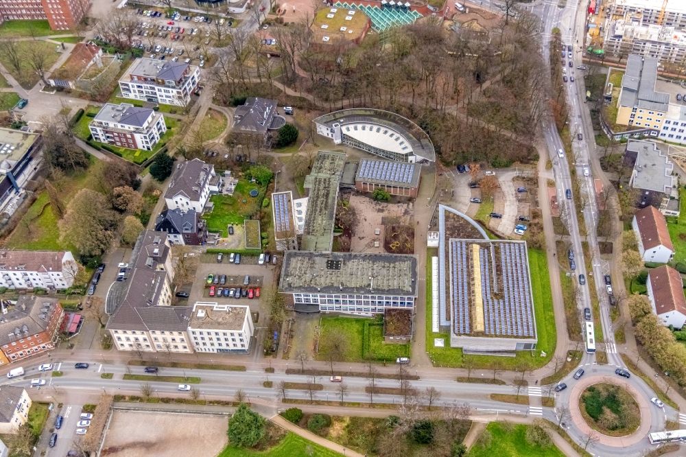Gladbeck aus der Vogelperspektive: Schulgebäude des Riesener-Gymnasiums in Gladbeck im Bundesland Nordrhein-Westfalen