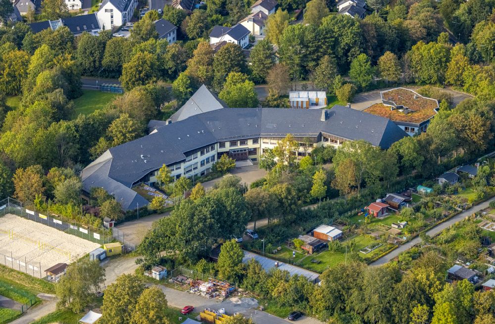 Siegen aus der Vogelperspektive: Schulgebäude der Rudolf Steiner Schule Siegen - Freie Waldorfschule e.V in Siegen im Bundesland Nordrhein-Westfalen