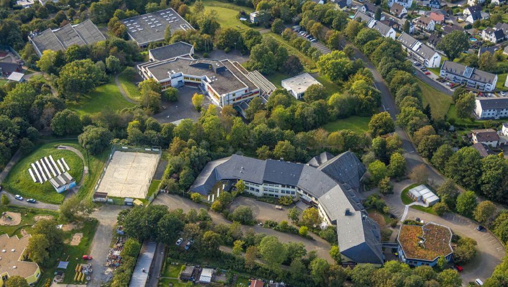 Luftbild Siegen - Schulgebäude der Rudolf Steiner Schule Siegen - Freie Waldorfschule e.V in Siegen im Bundesland Nordrhein-Westfalen