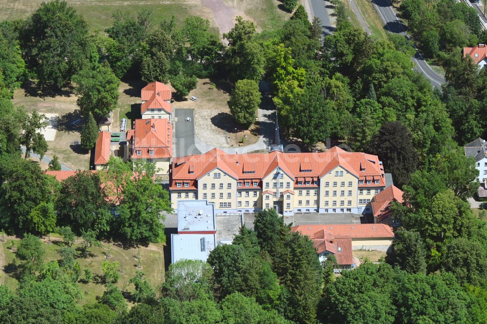 Luftaufnahme Schnepfenthal - Schulgebäude Salzmannschule in Schnepfenthal im Bundesland Thüringen, Deutschland