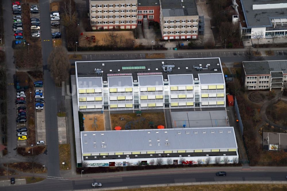 Berlin aus der Vogelperspektive: Schulgebäude der Schule am Mummelsoll im Ortsteil Hellersdorf in Berlin, Deutschland