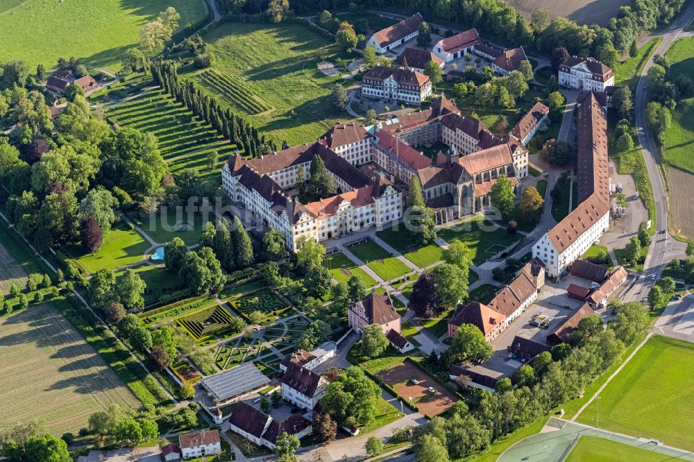 Luftaufnahme Salem - Schulgebäude der Schule Schloss Salem am Schlossbezirk im Ortsteil Stefansfeld in Salem im Bundesland Baden-Württemberg