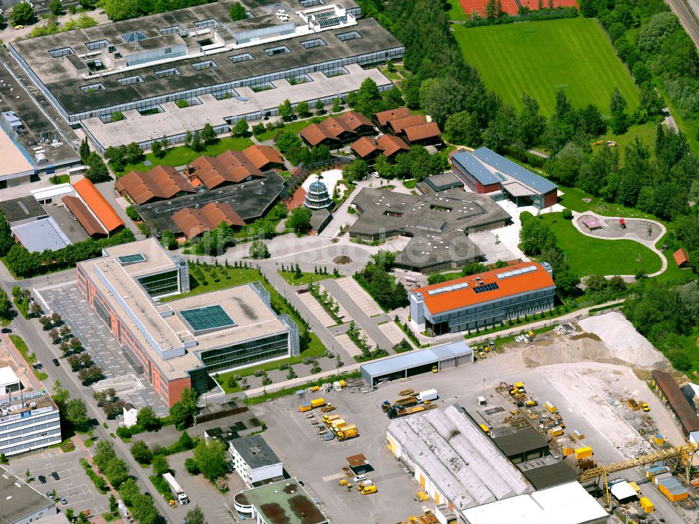 Luftaufnahme Biberach an der Riß - Schulgebäude der Schwarzbach-Schule in Biberach an der Riß im Bundesland Baden-Württemberg, Deutschland