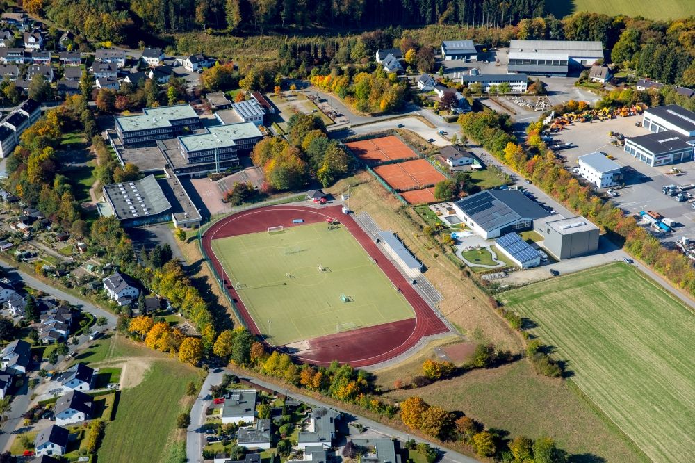 Luftbild Schmallenberg - Schulgebäude vom Städtischen Gymnasium in Schmallenberg im Bundesland Nordrhein-Westfalen