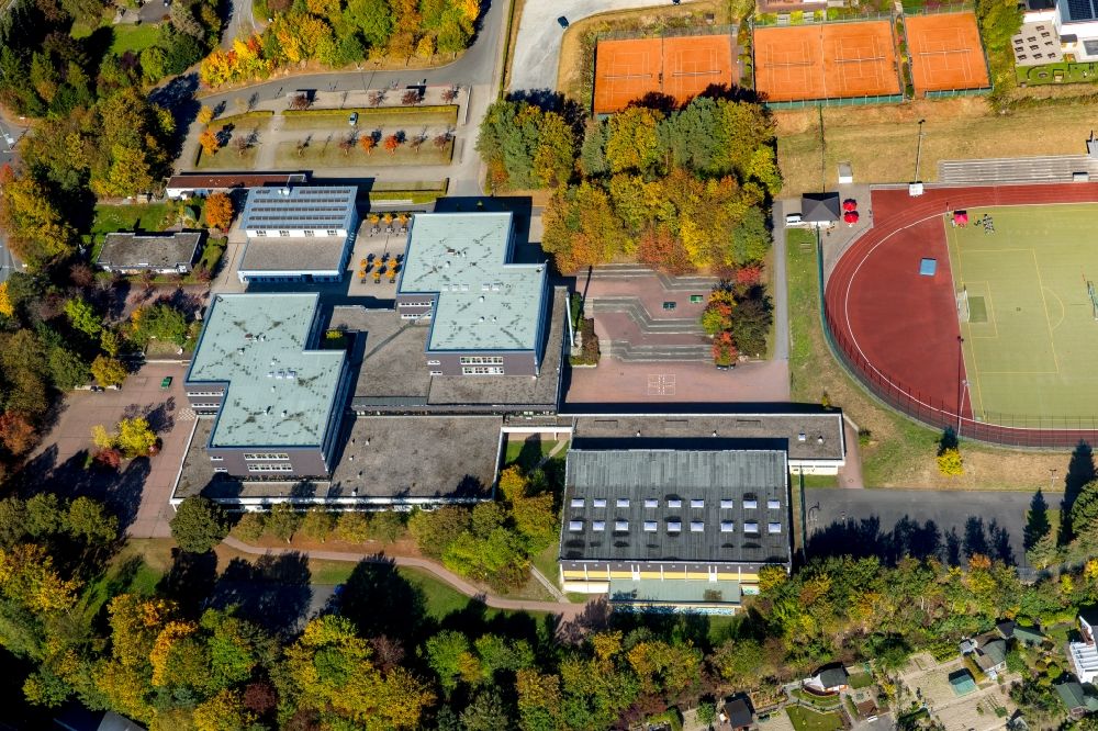 Schmallenberg aus der Vogelperspektive: Schulgebäude vom Städtischen Gymnasium in Schmallenberg im Bundesland Nordrhein-Westfalen