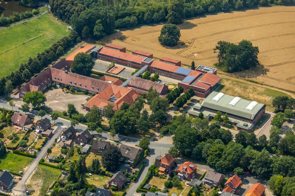 Luftbild Drensteinfurt - Schulgebäude der Teamschule – Sekundarschule der Stadt Drensteinfurt im Bundesland Nordrhein-Westfalen, Deutschland