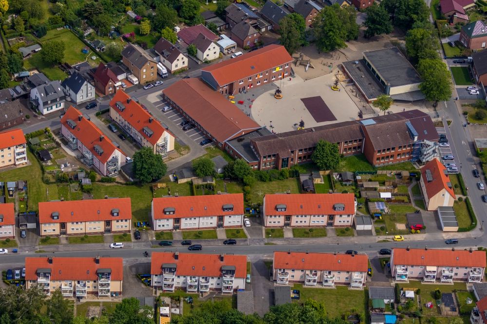 Werne aus der Vogelperspektive: Schulgebäude der Uhlandschule in Werne im Bundesland Nordrhein-Westfalen, Deutschland