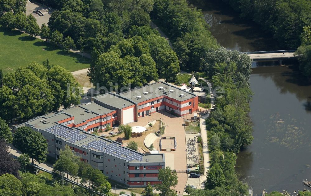 Jena von oben - Schulgebäude der Universaale, Freie Gesamtschule und das Hotel Rasenmühle in Jena im Bundesland Thüringen, Deutschland