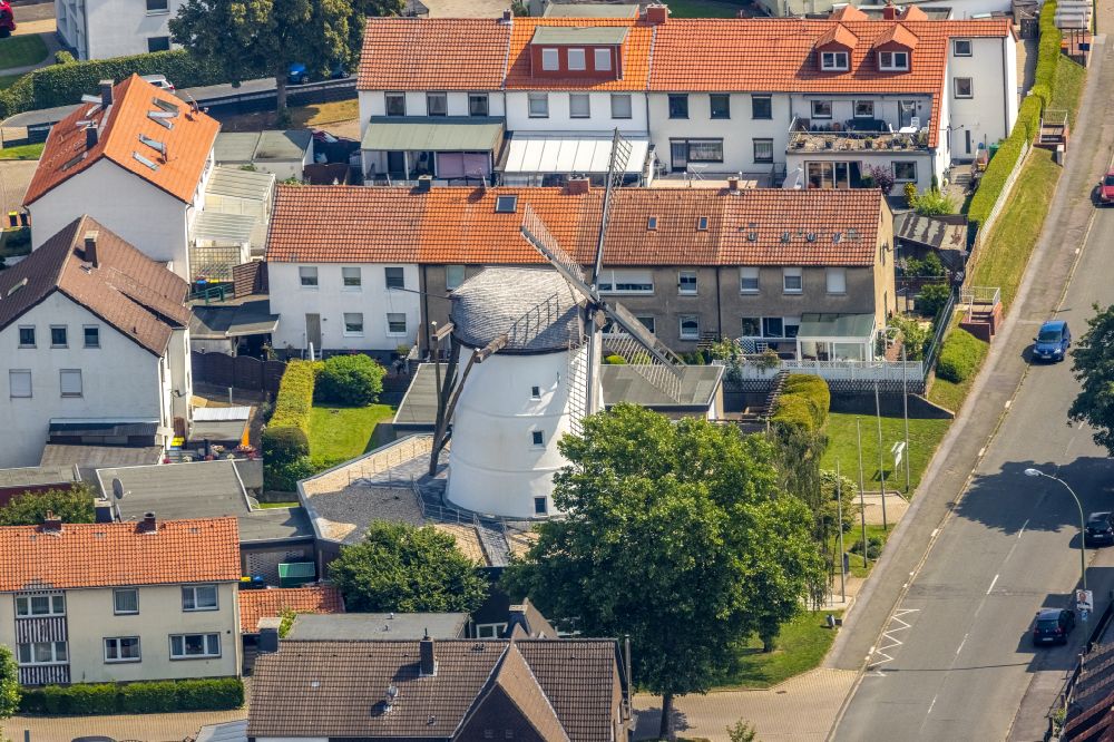 Bönen aus der Vogelperspektive: Schulgebäude der Volkshochschule Kamen-Bönen in Bönen im Bundesland Nordrhein-Westfalen, Deutschland