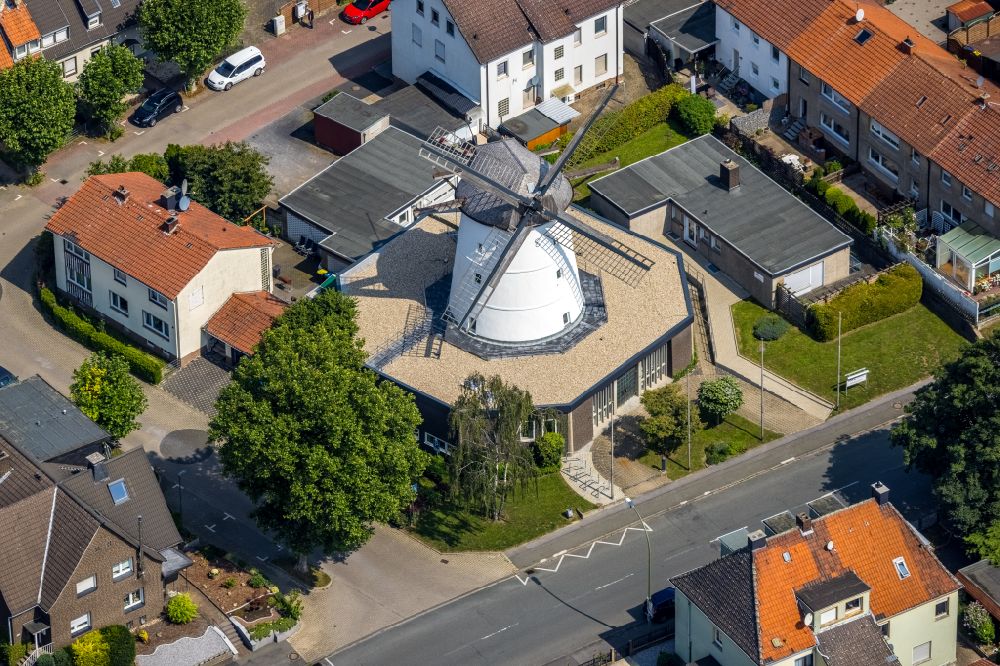 Luftaufnahme Bönen - Schulgebäude der Volkshochschule Kamen-Bönen in Bönen im Bundesland Nordrhein-Westfalen, Deutschland