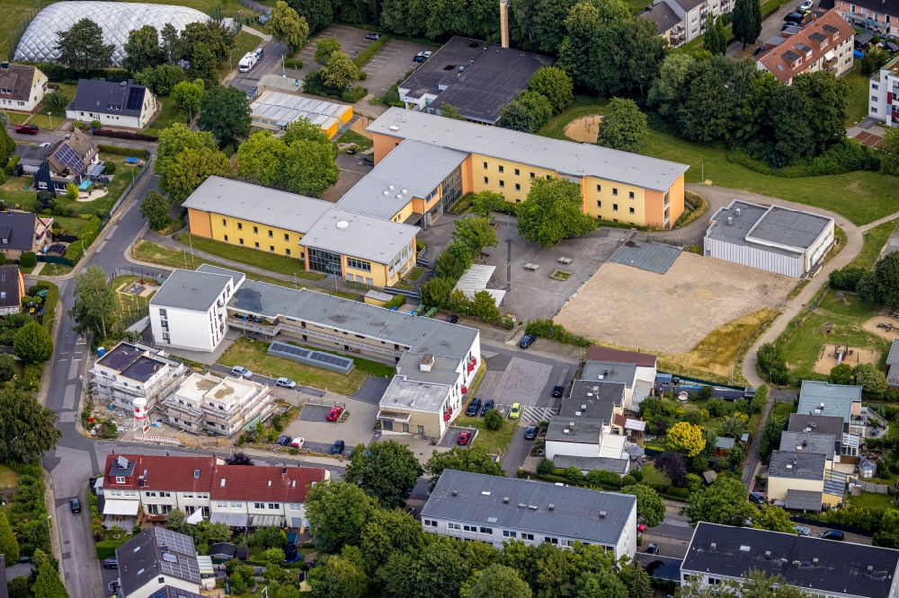 Luftaufnahme Herbede - Schulgebäude der Vormholzer Grundschule in Herbede im Bundesland Nordrhein-Westfalen, Deutschland