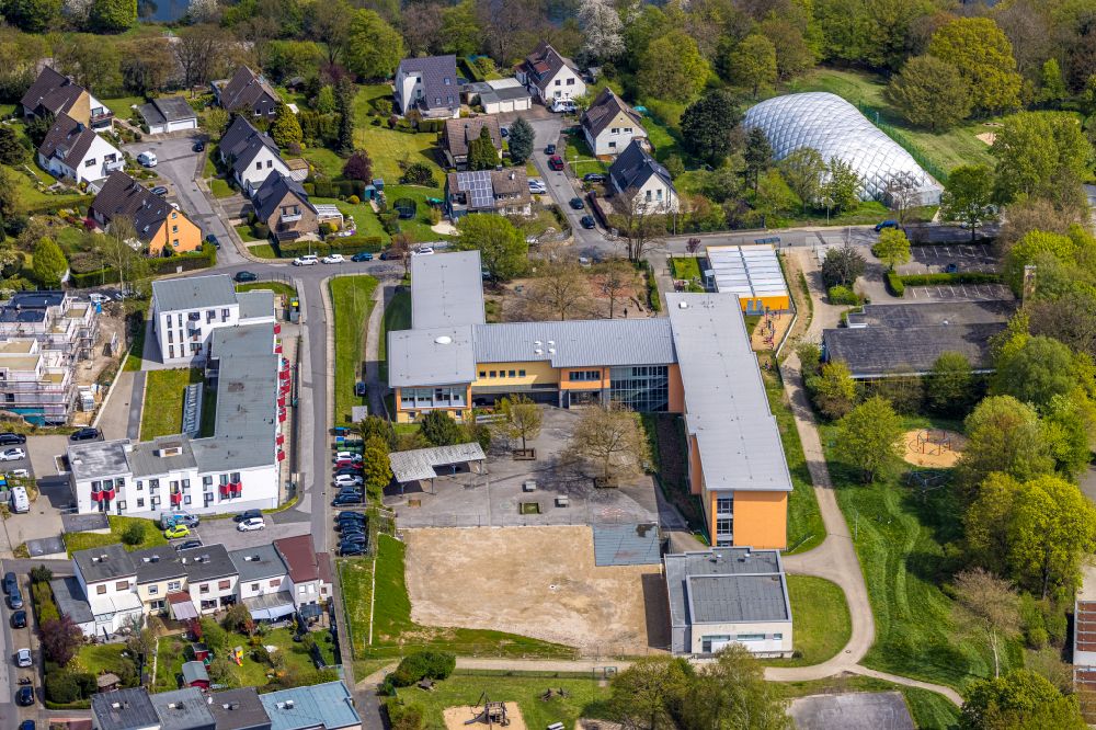 Luftaufnahme Herbede - Schulgebäude der Vormholzer Grundschule in Herbede im Bundesland Nordrhein-Westfalen, Deutschland