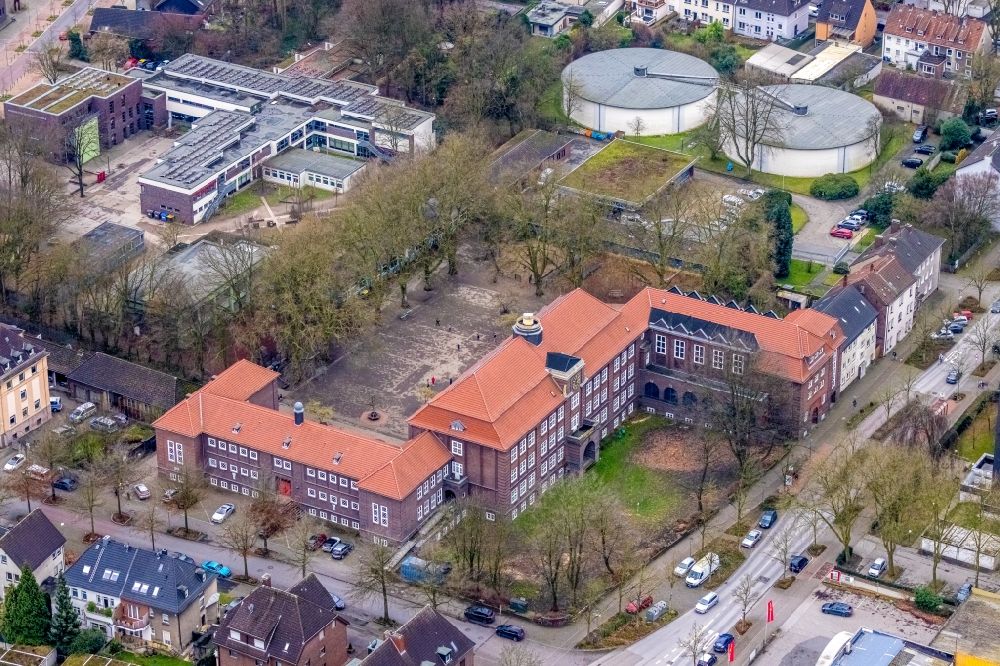 Gladbeck aus der Vogelperspektive: Schulgebäude der Wittringer Schule an der Bottroper Straße in Gladbeck im Bundesland Nordrhein-Westfalen, Deutschland