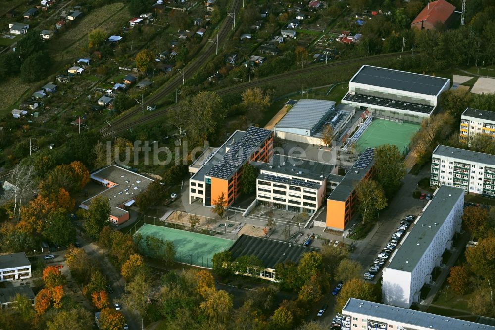 Luftbild Potsdam - Schulgebäude der Zeppelin-Grundschule im Ortsteil Potsdam West in Potsdam im Bundesland Brandenburg, Deutschland