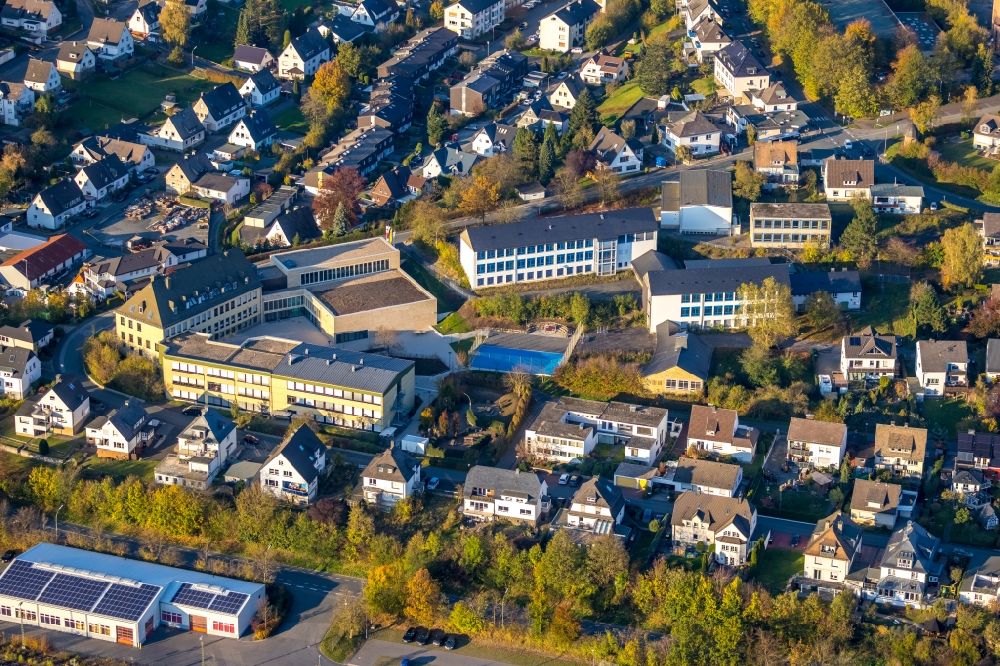 Luftbild Meschede - Schulgebäudes der St. Walburga-Schule in Meschede im Bundesland Nordrhein-Westfalen, Deutschland