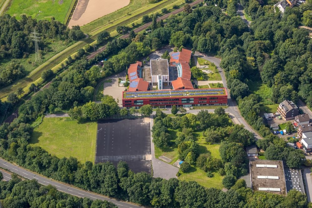 Luftbild Essen - Schulgelände und Gebäudekomplex des Gymnasium Essen-Überruhr in Überruhr-Holthausen im Bundesland Nordrhein-Westfalen
