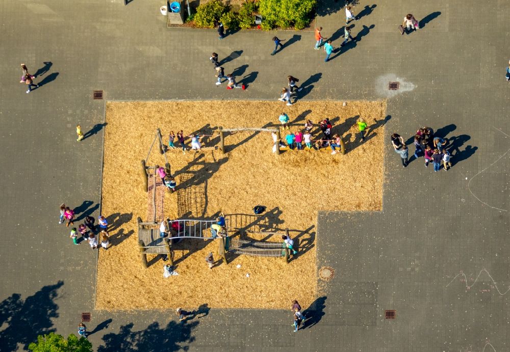 Luftbild Bünde - Schulgelände und Spielplatz der Gesamtschule Erich-Kästner in Bünde im Bundesland Nordrhein-Westfalen