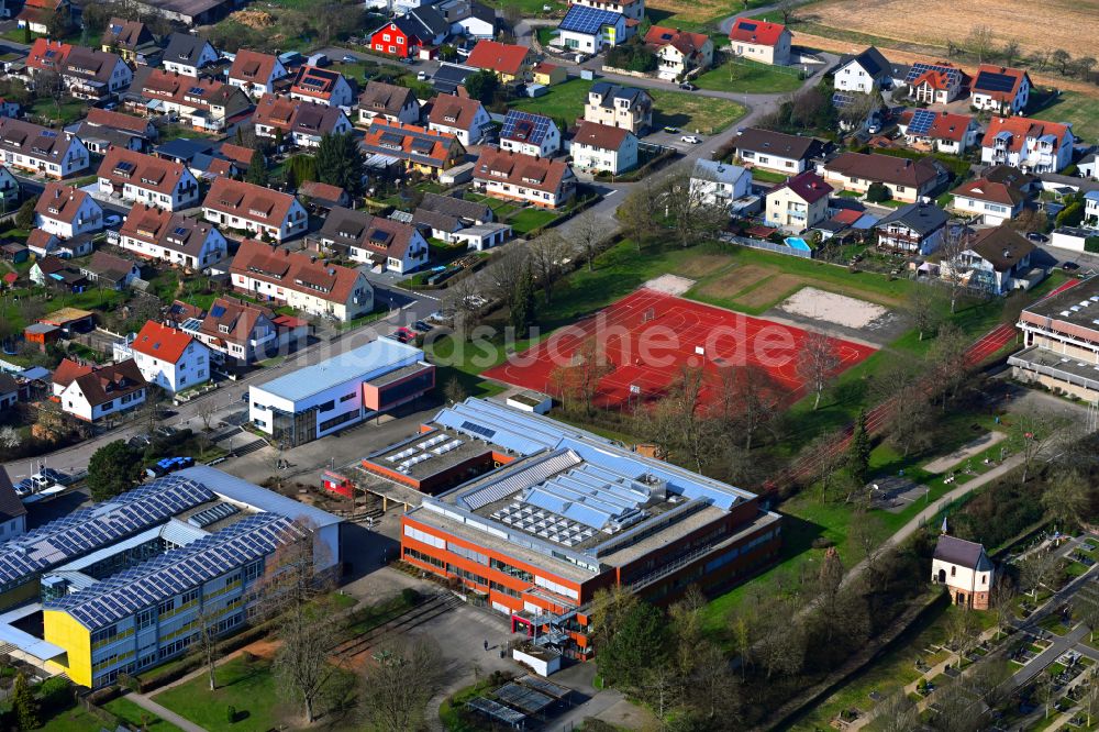 Luftbild Obrigheim - Schulgelände mit Sportplatz der Realschule in Obrigheim im Bundesland Baden-Württemberg, Deutschland