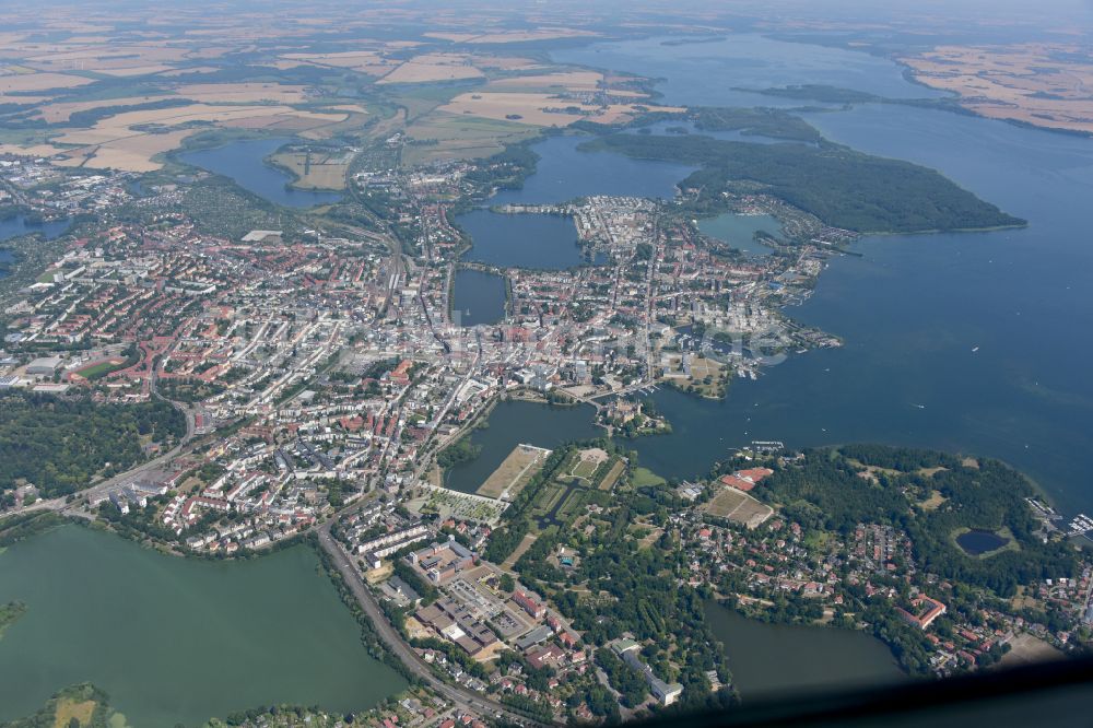 Luftbild Schwerin - Schweriner Schloß und Landtag in der Landeshauptstadt von Mecklenburg-Vorpommern