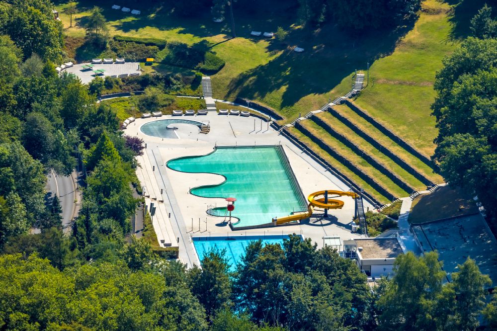 Luftbild Witten - Schwimmbecken des Freibad Annen in Witten im Bundesland Nordrhein-Westfalen - NRW, Deutschland