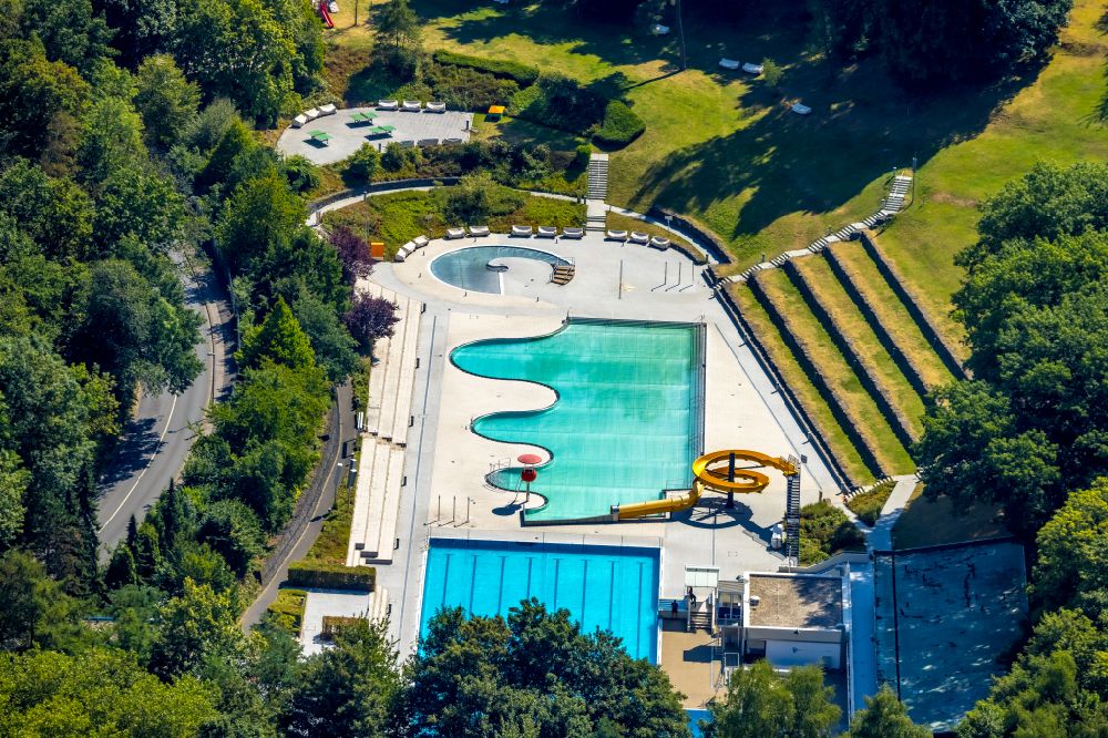 Luftaufnahme Witten - Schwimmbecken des Freibad Annen in Witten im Bundesland Nordrhein-Westfalen - NRW, Deutschland