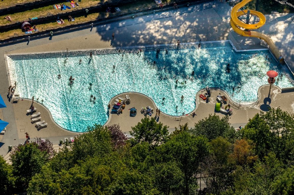 Luftbild Witten - Schwimmbecken des Freibades des Freibad Annen in Witten im Bundesland Nordrhein-Westfalen - NRW, Deutschland