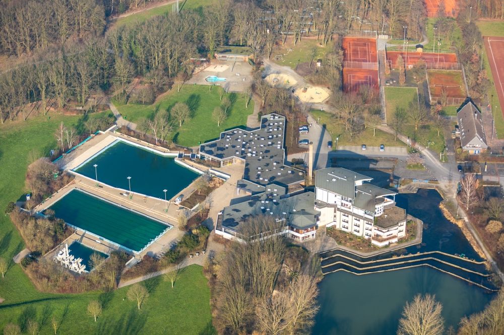 Hamm von oben - Schwimmbecken des Freibades Freibad Selbachpark in Hamm im Bundesland Nordrhein-Westfalen, Deutschland