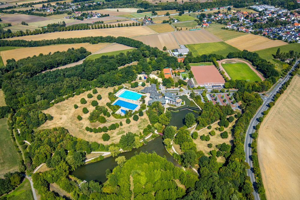 Luftaufnahme Hamm - Schwimmbecken des Freibades Freibad Selbachpark in Hamm im Bundesland Nordrhein-Westfalen, Deutschland