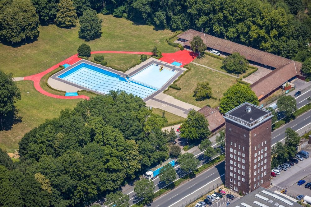 Dortmund von oben - Schwimmbecken des Freibades Freibad Stockheide in Dortmund im Bundesland Nordrhein-Westfalen, Deutschland