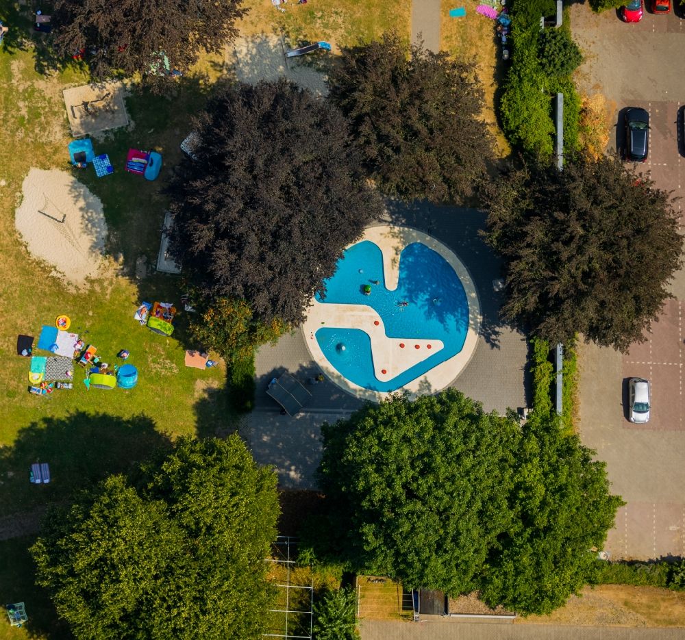 Sythen von oben - Schwimmbecken des Freibades Freibad Sythen am Mosskamp in Sythen im Bundesland Nordrhein-Westfalen, Deutschland