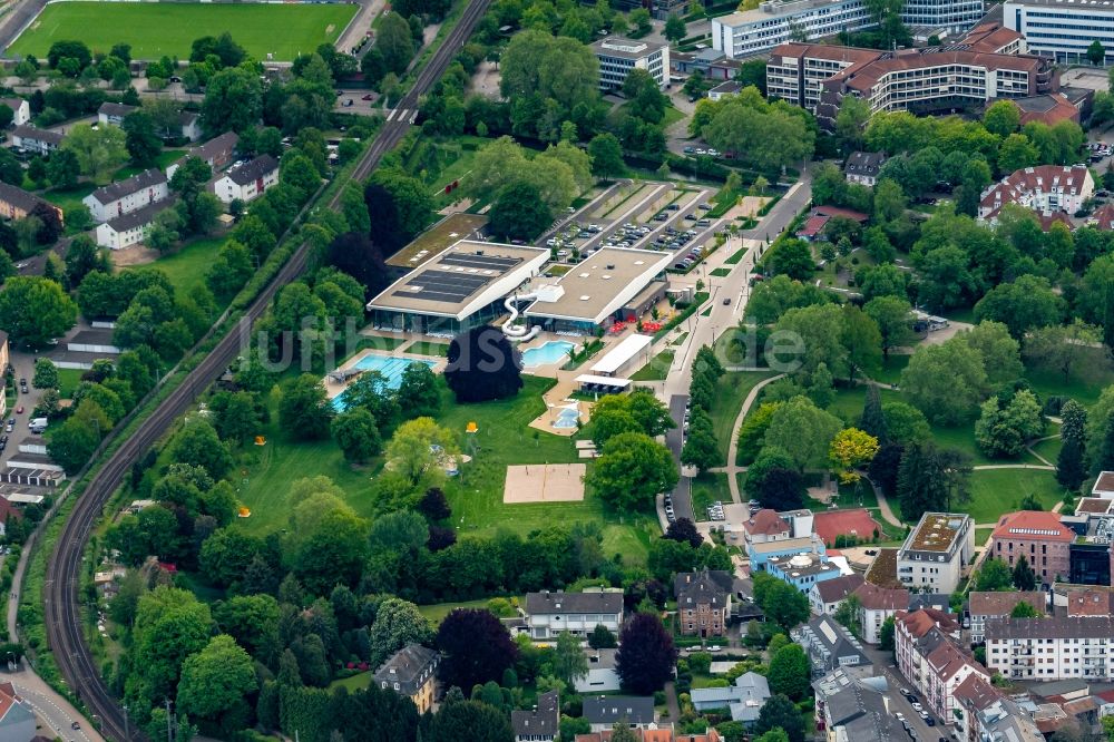 Luftbild Offenburg - Schwimmbecken des Freibades Freizeitbad Stegermatt in Offenburg im Bundesland Baden-Württemberg, Deutschland