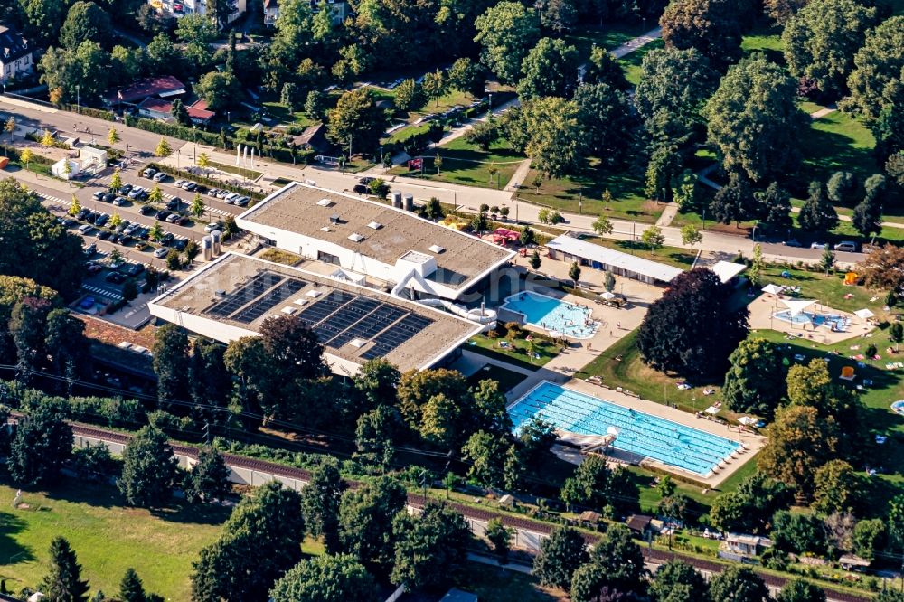 Luftbild Offenburg - Schwimmbecken des Freibades Offenburger Freizeitbad Stegermatt in Offenburg im Bundesland Baden-Württemberg, Deutschland