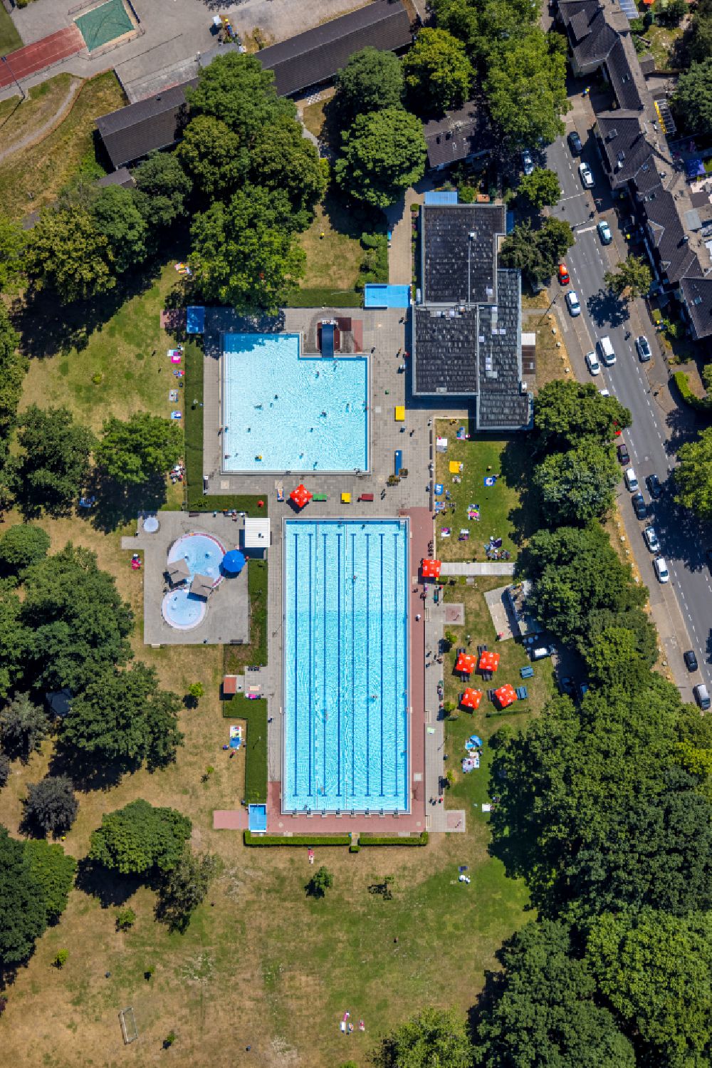 Luftbild Castrop-Rauxel - Schwimmbecken des Freibades Parkbad Nord in Castrop-Rauxel im Bundesland Nordrhein-Westfalen, Deutschland