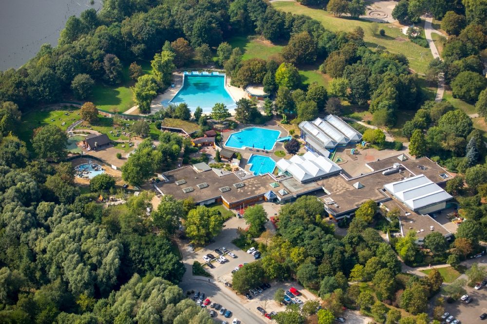 Dortmund aus der Vogelperspektive: Schwimmbecken eines Freibades im Revierpark Wischlingen in Dortmund im Bundesland Nordrhein-Westfalen