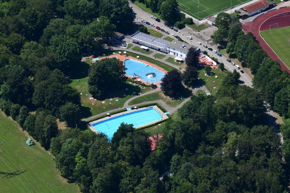 Luftaufnahme Bad Säckingen - Schwimmbecken des Freibades Waldbad in Bad Säckingen im Bundesland Baden-Württemberg, Deutschland