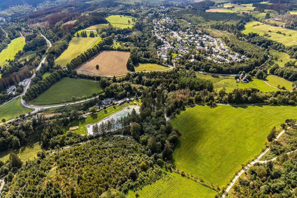 Luftbild Gudenhagen - Schwimmbecken des Freibades Waldfreibad in Gudenhagen im Bundesland Nordrhein-Westfalen, Deutschland