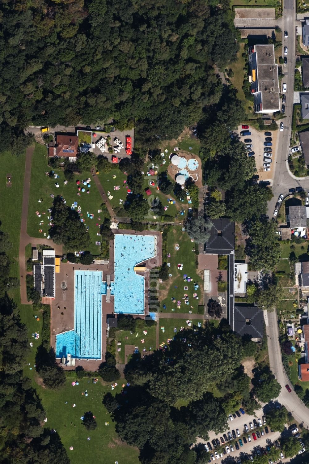 Luftbild Lorsch - Schwimmbecken des Freibades Waldschwimmbad Lorsch in Lorsch im Bundesland Hessen, Deutschland