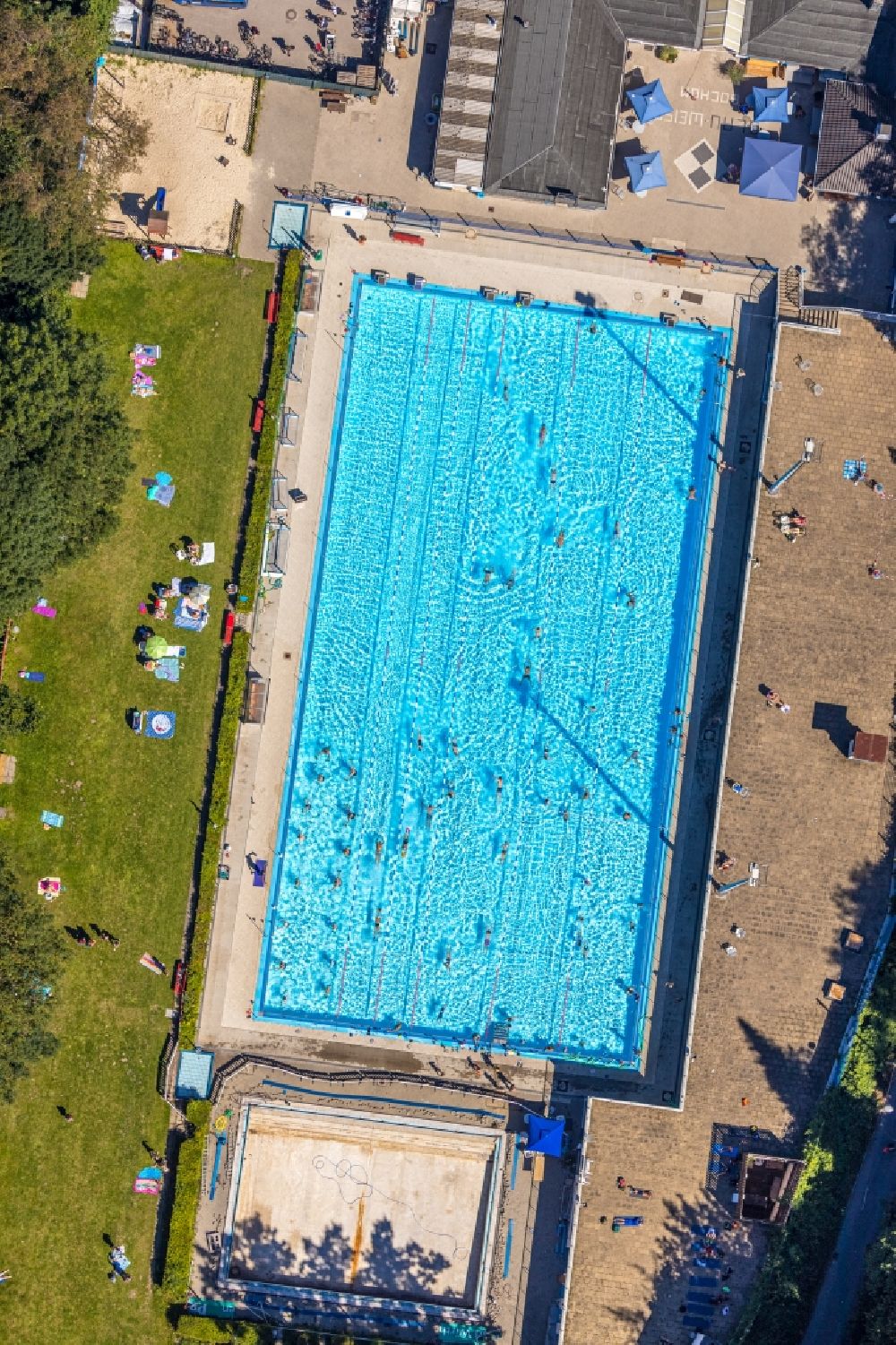 Luftbild Bochum - Schwimmbecken des Freibades Am Wiesengrund in Bochum im Bundesland Nordrhein-Westfalen, Deutschland