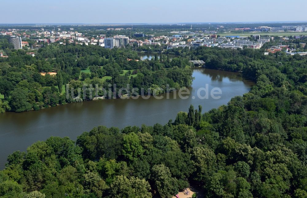 Luftaufnahme Bukarest - See Herastrau in Bukarest in Rumänien