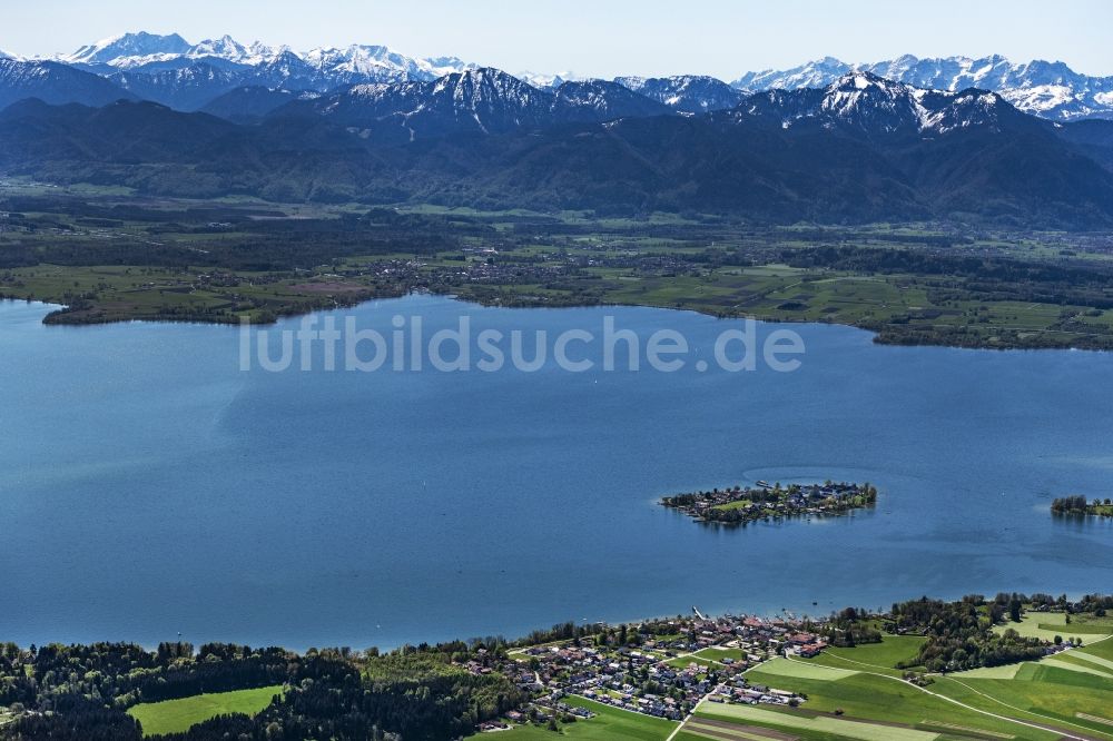 Luftbild Chiemsee - See- Insel im Chiemsee in Chiemsee im Bundesland Bayern, Deutschland