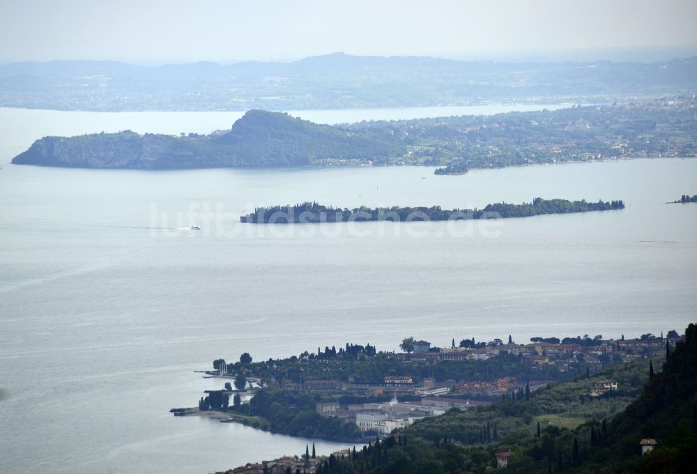 Luftaufnahme Isola del Garda - See- Insel auf dem Gardasee in Isola del Garda in Lombardei, Italien