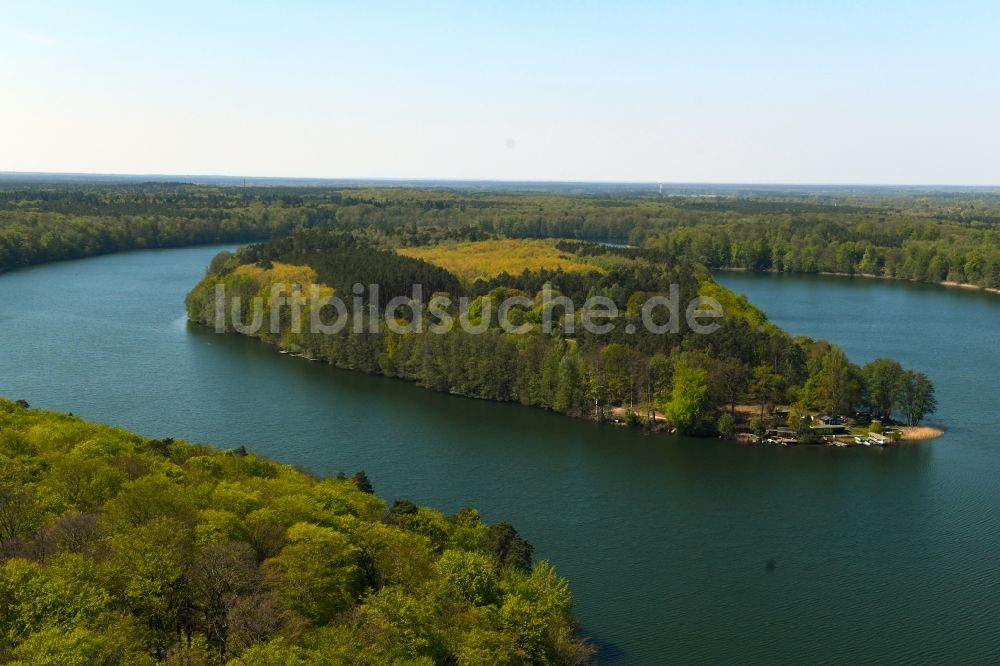 Lanke von oben - See- Insel Großer Werder im Liepnitzsee in Lanke im Bundesland Brandenburg, Deutschland