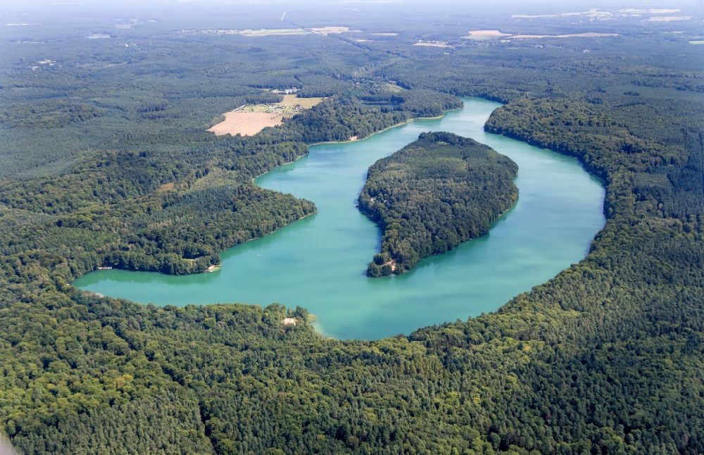 Wandlitz aus der Vogelperspektive: See- Insel Großer Werder auf dem Liepnitzsee in Wandlitz im Bundesland Brandenburg, Deutschland
