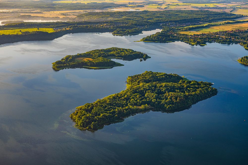 Luftbild Schwerin - See- Insel Kaninchenwerder und Ziegelwerder in Schwerin im Bundesland Mecklenburg-Vorpommern, Deutschland