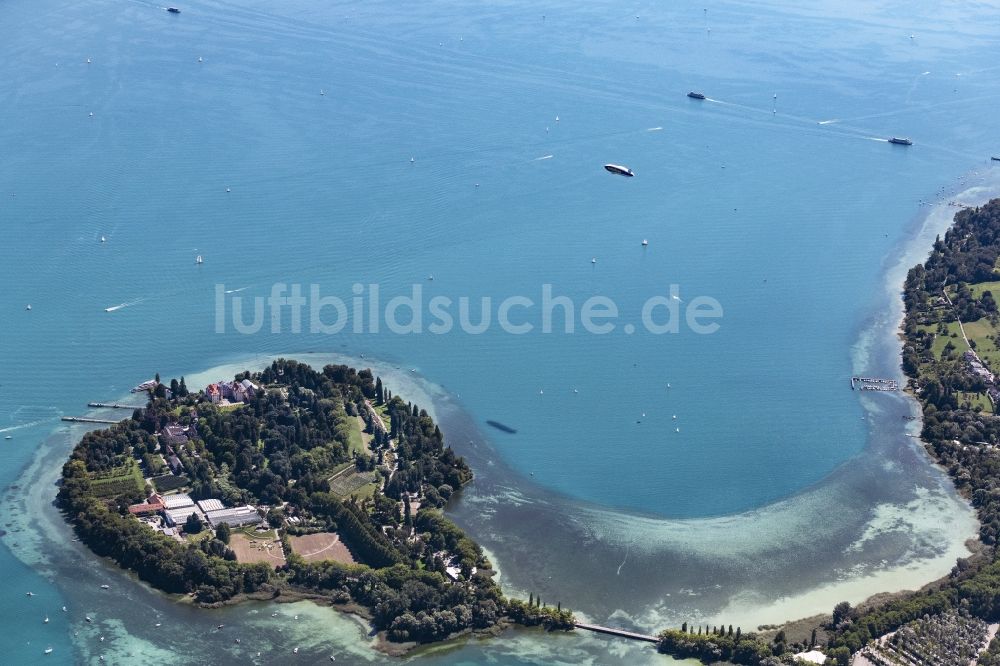 Konstanz aus der Vogelperspektive: See- Insel Mainau auf dem Bodensee in Konstanz im Bundesland Baden-Württemberg, Deutschland