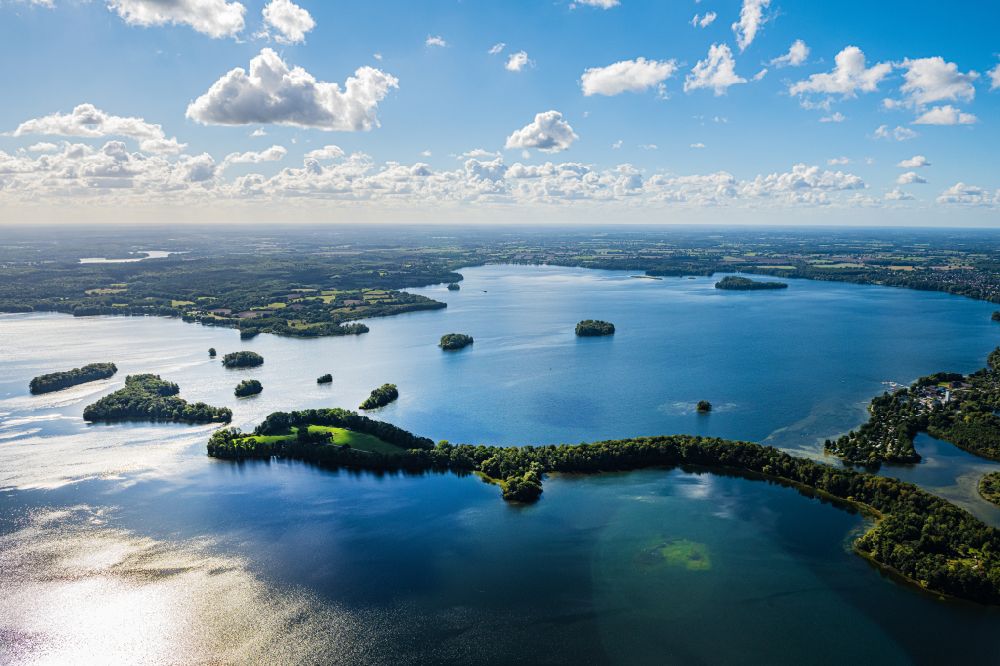 Plön von oben - See- Insel Prinzeninsel auf dem Großen Plöner See in Plön im Bundesland Schleswig-Holstein